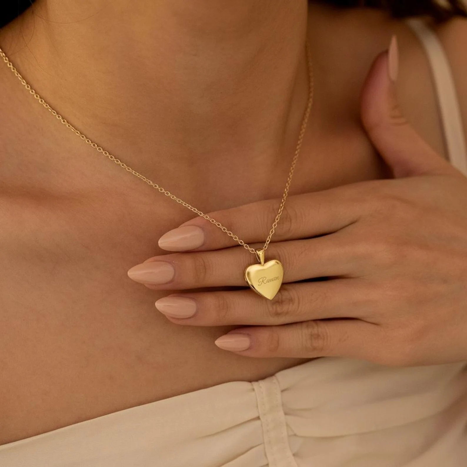 Collier photo personnalisé médaillon gravé coeur acier inoxydable