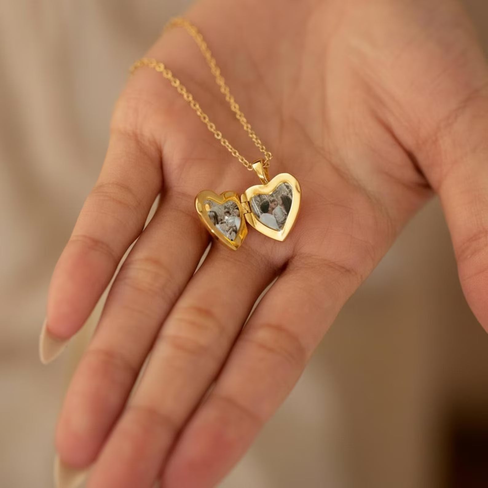 Collier photo personnalisé médaillon gravé coeur acier inoxydable
