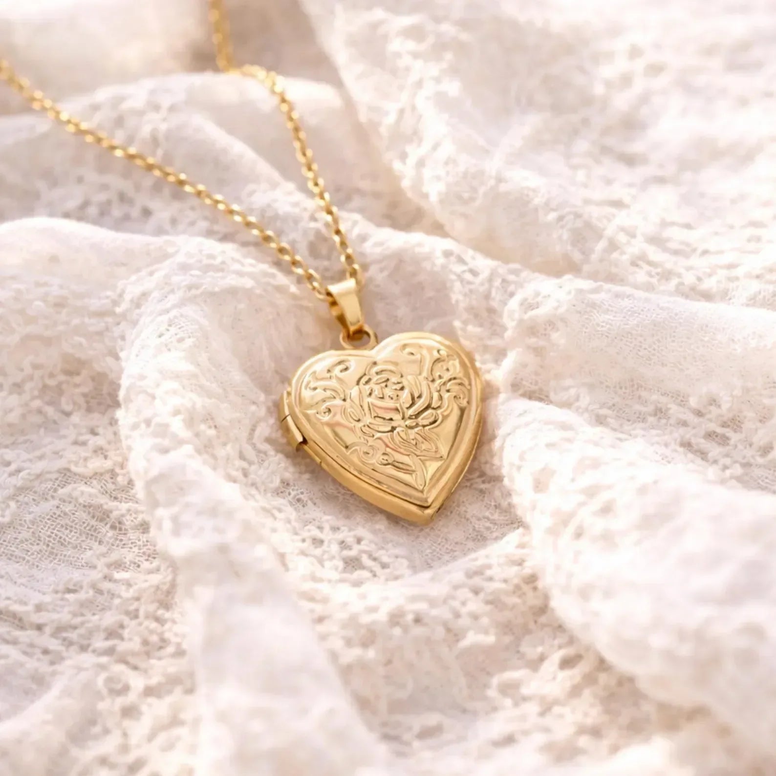 Collier photo personnalisé médaillon coeur motif fleur gravé acier inoxydable - Doré / Collier sans photo