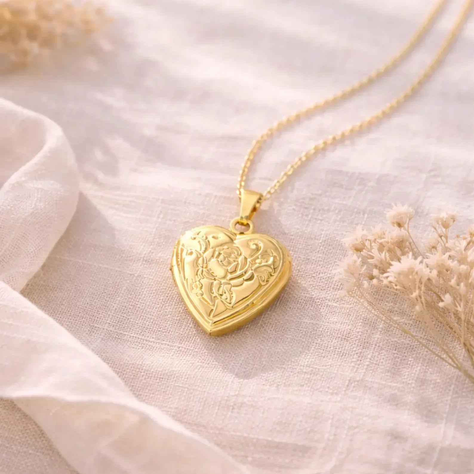 Collier photo personnalisé médaillon coeur motif fleur gravé acier inoxydable - Doré / Collier sans photo
