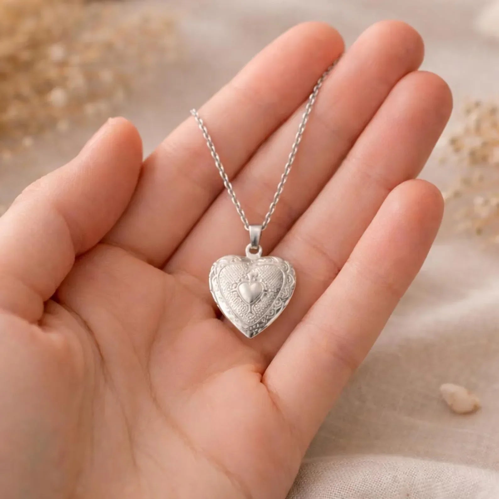 Collier photo personnalisé médaillon coeur motif gravé acier inoxydable - Doré / Modèle 1 / Collier sans photo
