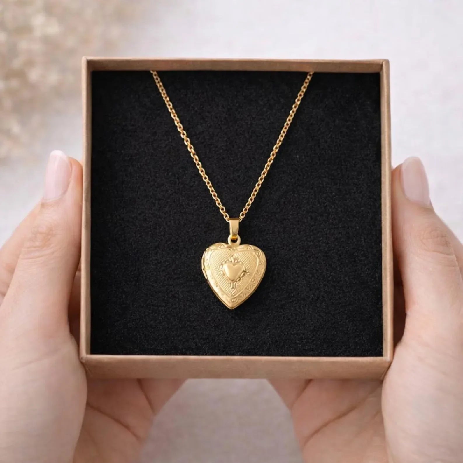 Collier photo personnalisé médaillon coeur motif gravé acier inoxydable - Doré / Modèle 1 / Collier sans photo